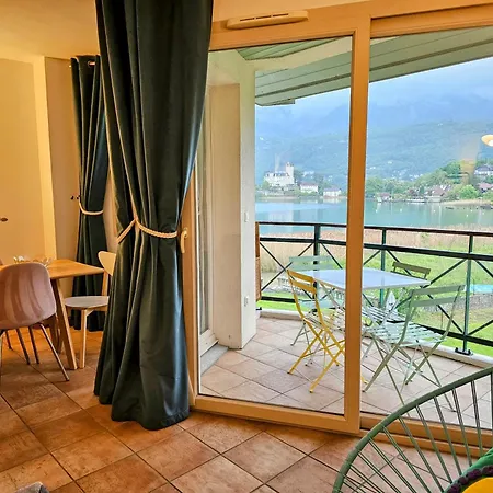 Apartment Superbe Duplex Les Pieds Dans L'eau Vue Et Chateau Avec Et Parking Prives Duingt