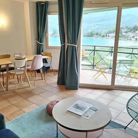 L'ecrin De La Baie, Duplex Les Pieds Dans L'eau Avec Parking&plage Privée Duingt
