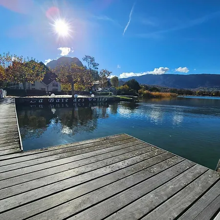 L'ecrin De La Baie, Duplex Les Pieds Dans L'eau Avec Parking&plage Privée * Duingt